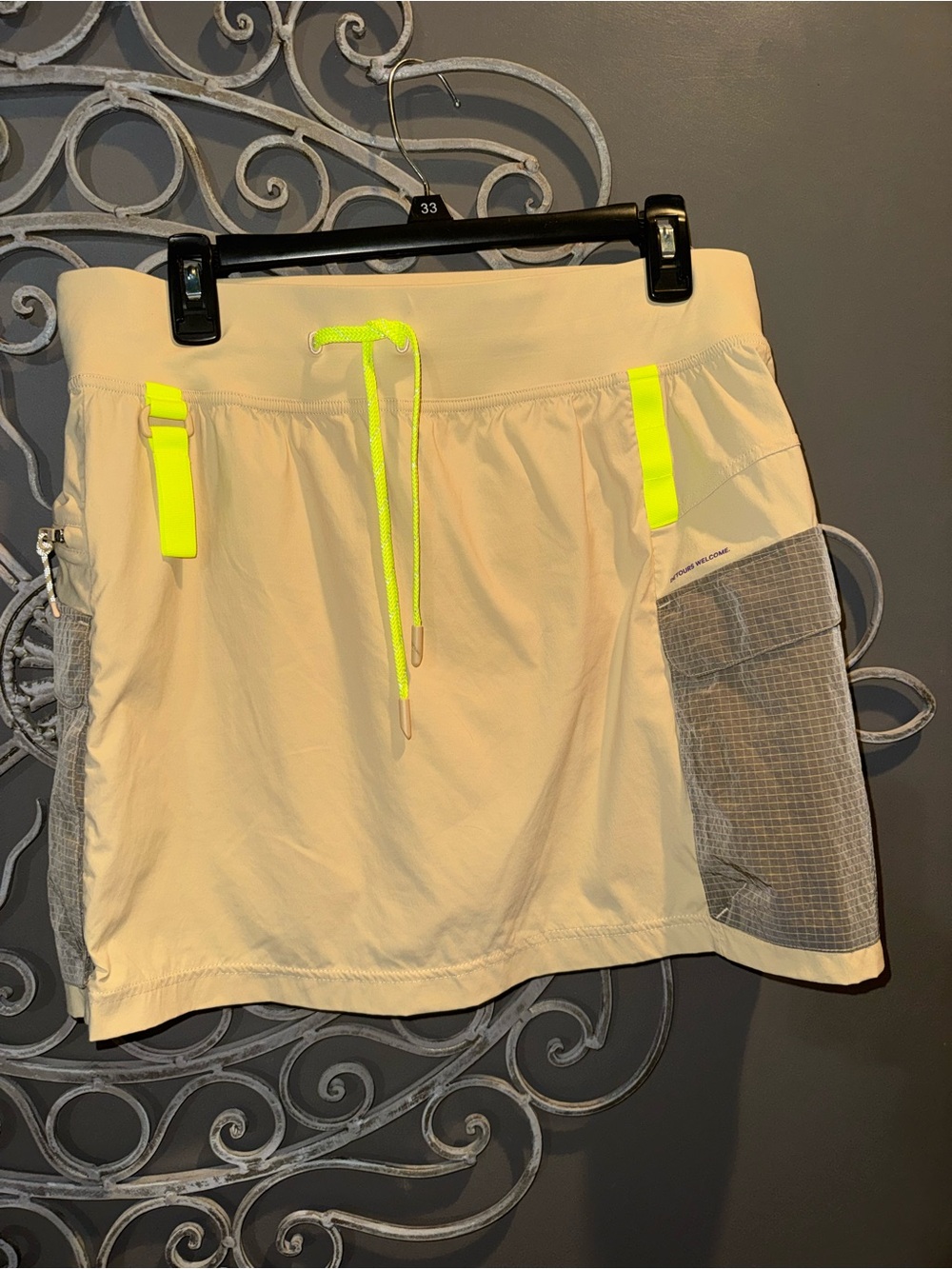 Lululemon high rise hiking skirt multi pocket Sz L like new